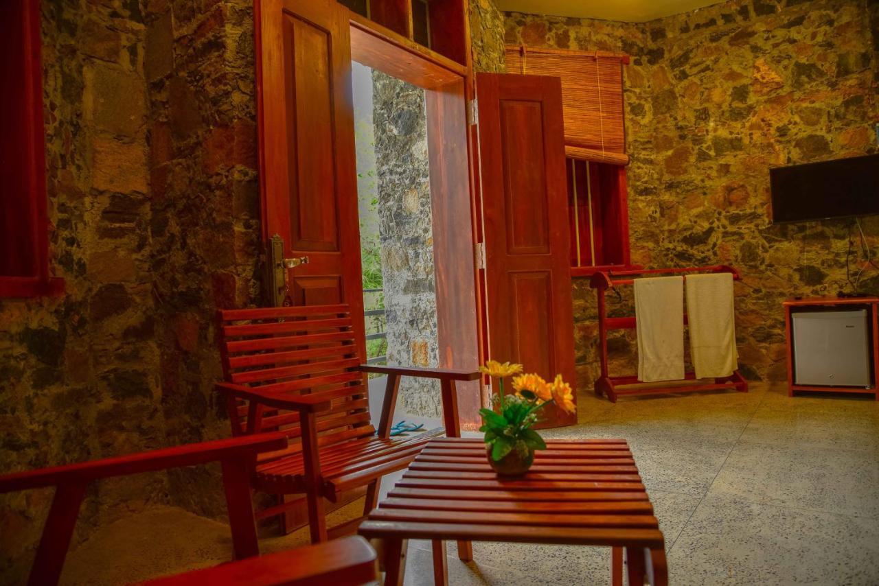 Lake Villa Resort Tissamaharama Buitenkant foto