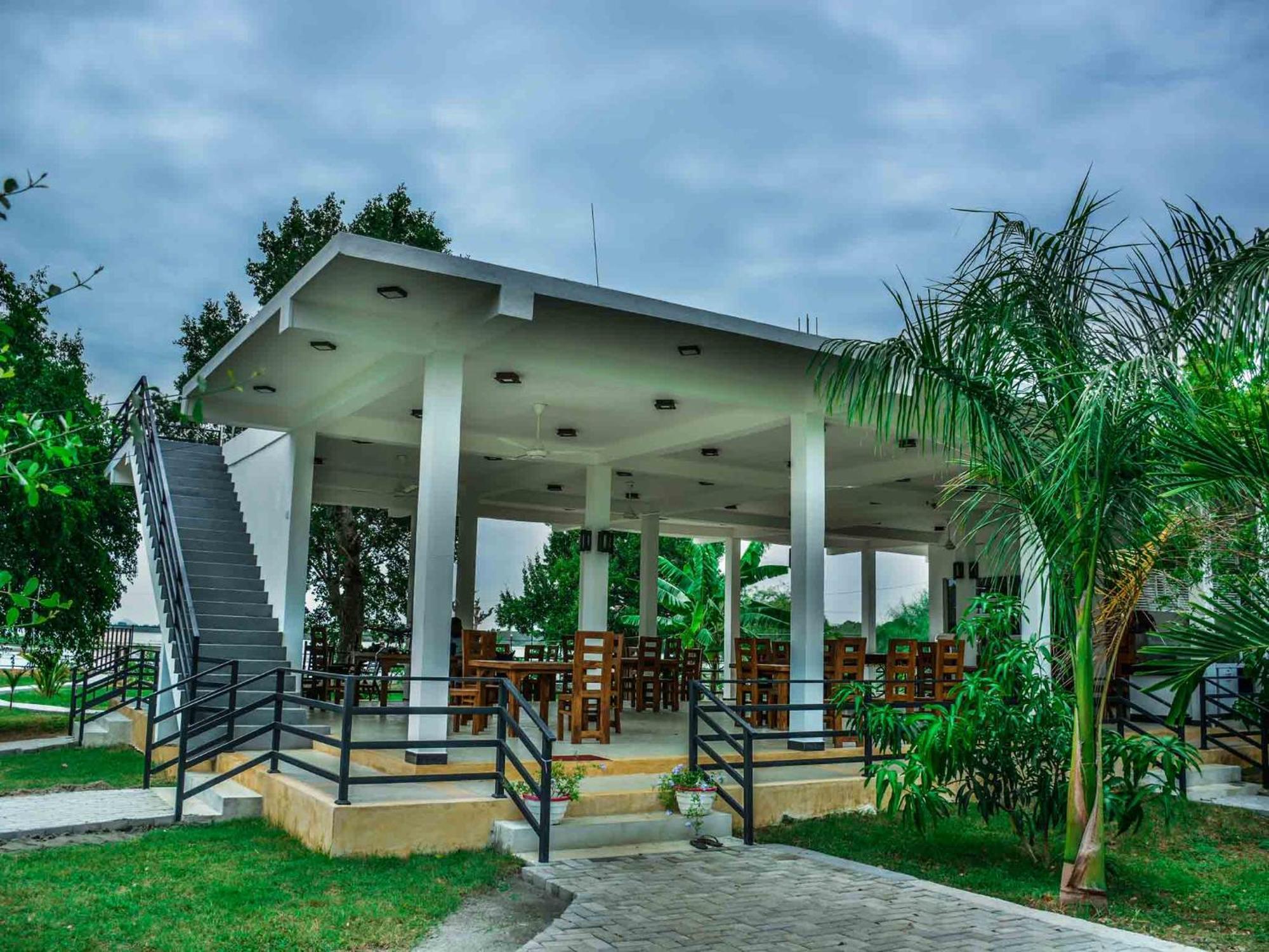 Lake Villa Resort Tissamaharama Buitenkant foto
