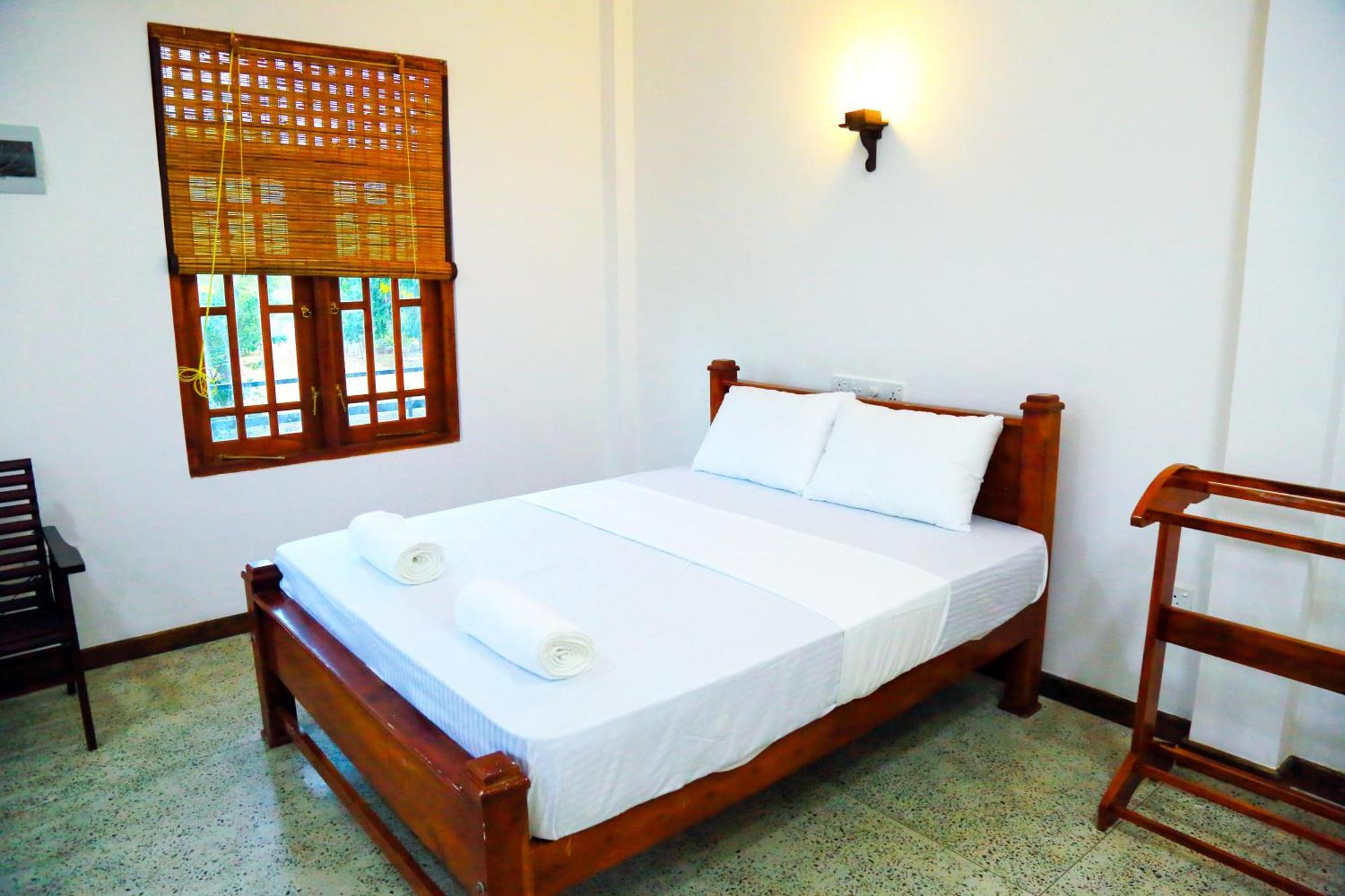 Lake Villa Resort Tissamaharama Buitenkant foto