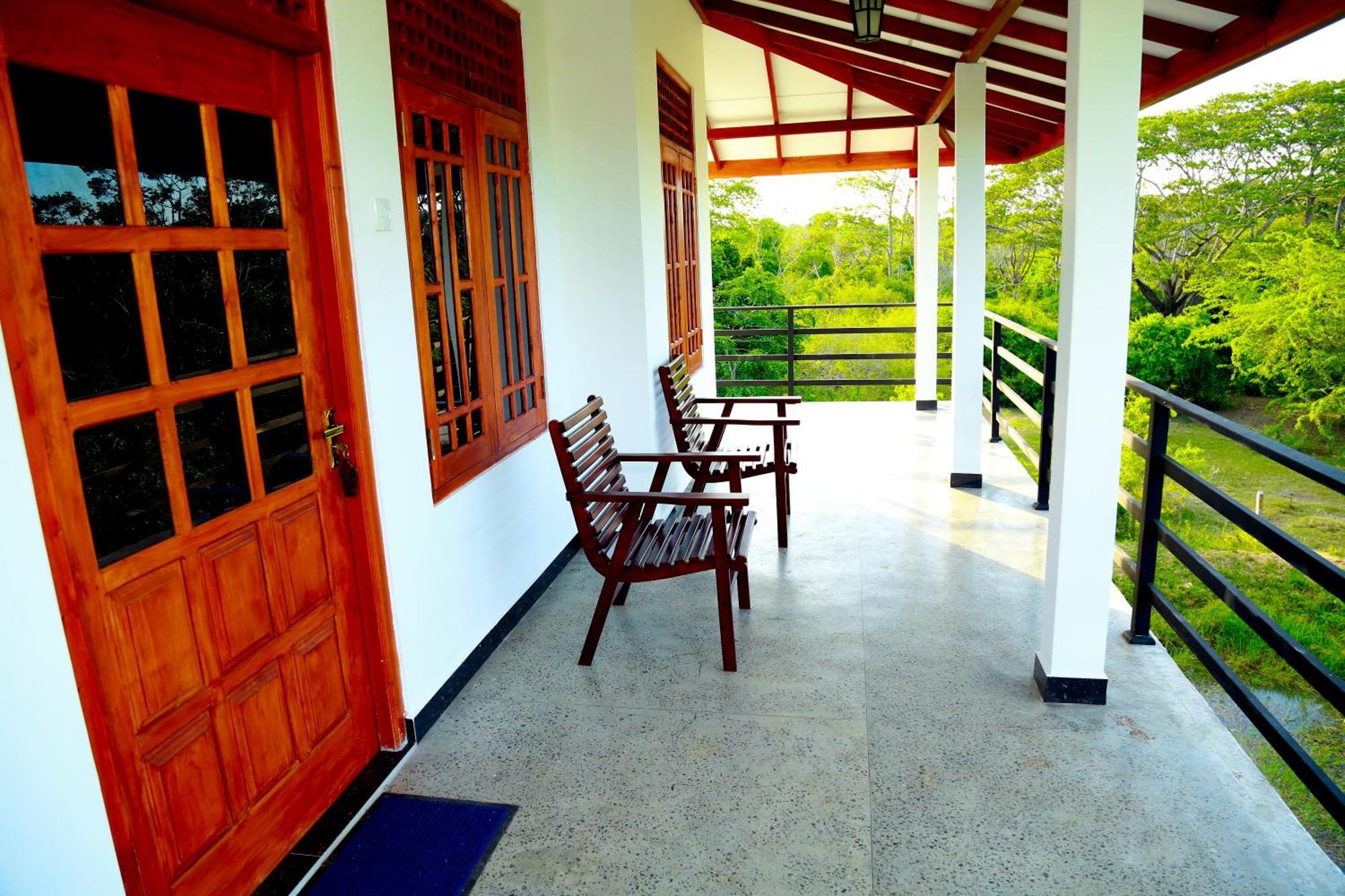 Lake Villa Resort Tissamaharama Buitenkant foto