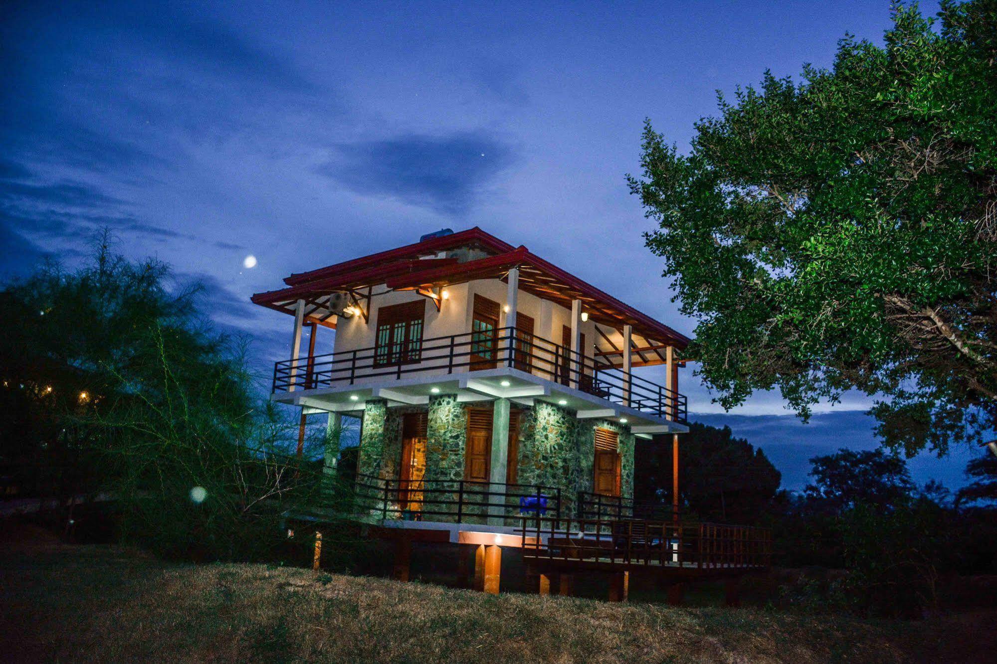 Lake Villa Resort Tissamaharama Buitenkant foto
